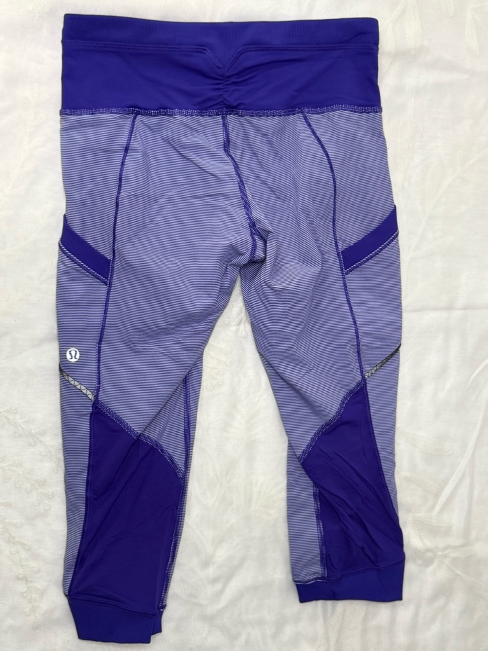 Lululemon Athletica Cropped Leggings - Picture 3 of 7